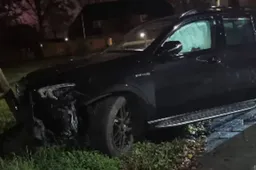 bestuurder-vlucht-na-eenzijdige-aanrijding-in-vlijmen-69294c2bb7e59