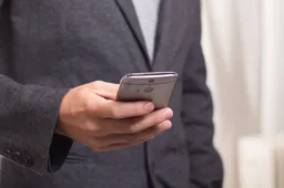 niekverlaan-telephone-586268_1920