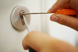 schluesseldienst-locksmith-4521069_1280