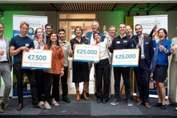 winnaars van de wageningen entrepreneurship grant met jury sven menschel 750x400