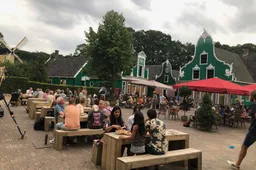 zomeravond op het zaanse plein