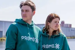 secondary_samen-sterk-in-dezelfde-outfit