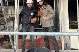 Eerste steenlegging Churchillweg liggend