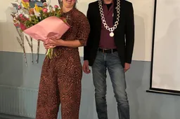 Foto uitreiking Wagenings erezilver Elsje van de Weg