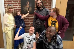 Opening fotoexpositie Syralene liggend