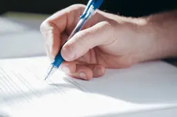 pexels-contract kindelmedia-7054511