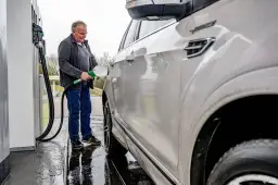benzineprijzen maken reuzensprong naar meer dan 225 per liter1646158132