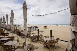 strandtenten missen gasten door regenachtige zomer1690986819