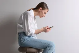 183700347 m