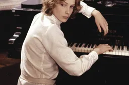 98521803-15231639-When_he_was_only_15_Bjorn_Andr_sen_was_declared_the_most_beautif-m-16_1761581658337