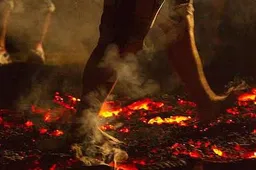 fire-walking_650x400_81460618240