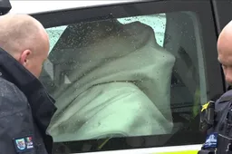 5d8699a13f2f73b9fa0517fee62d3176,15d10b77