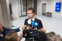 anp040626183 1
