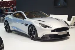 Aston_Martin_Vanquish_S_-_prawy_przód_(MSP17)