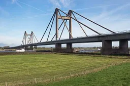 Prins Willem-Alexanderbrug (Wikimedia)