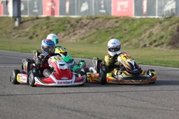 Dean Burger met 120 km op recht stuk close racing