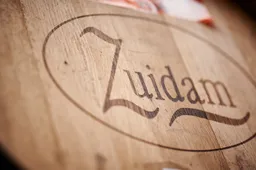 zuidam distillery millstone barrel closeup