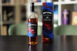 Bowmore 14 Year Old Bordeaux Cask Finish Whisky Review  in the Whisky Monkeys Studio incl box
