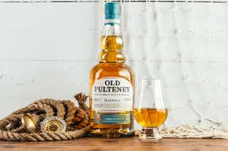 Old Pulteney Harbour single malt whisky op tafel