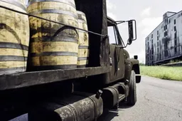 Jack Daniels Old NO 7 Tennessee Whiskey truck with casks