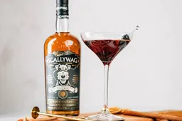 Scallywag Manhattan whiskycocktail van de maand