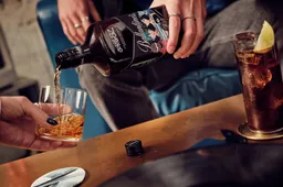 Nieuw Ballantine's True Icons whisky Gorillaz (1)