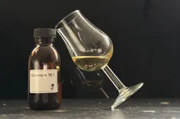 Octomore 16.1 whisky review Tulip glass