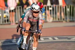 Jasper Philipsen in een wedstrijd