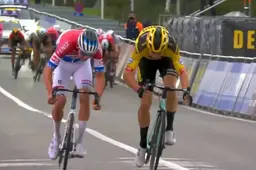 Sprint van Aert versus van der Poel