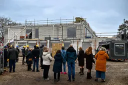 Foto 2 - Feestelijk moment hoogste punt MFA Westwijzer_Dick Vogelzang naamsvermelding