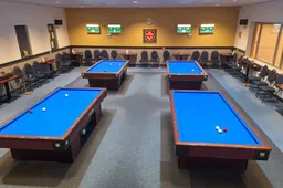 Biljarthome met nieuwe verlichting