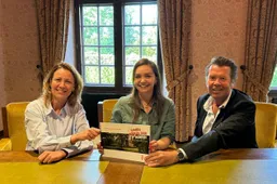 Foto ondertekening coalitieakkoord(1)
