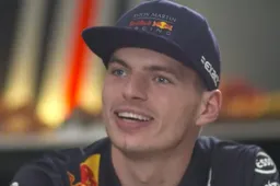 Verstappen: 'Vettel had volgens mij zelfs een opblaasbed meegenomen!'