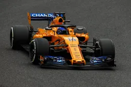 Alonso ontsteekt tirade na straf in Japan: 'Ga je schamen, Formule 1'