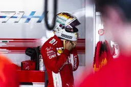 Vettel zichtbaar aangeslagen bij persconferentie na GP Mexico