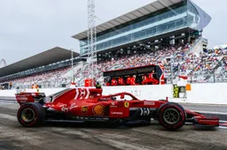 Raikkonen kan geluk niet op: 'Thank you, ****. Finally!'