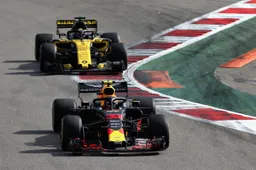 Red Bull Racing steekt de draak met motorleverancier Renault op eigen kerstkaart