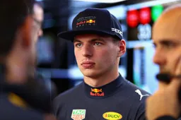 Verstappen niet eens met 'broodje': 'Het klopt niet, hoe die kerb erbij ligt'