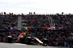 Webber over race Verstappen: ‘Groot gelijk dat hij ‘Driver of the Day’ werd’