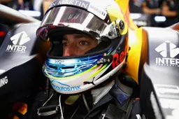 Villeneuve over Ricciardo: 'Geef hem een biertje en een etentje en hij zal er weer staan'