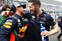 Daniel Ricciardo verrast met pole position: 'Ik sta enorm te stuiteren nu!'