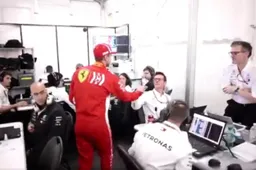 Vettel ging persoonlijk langs bij Mercedes om hen te feliciteren