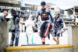 Verstappen: 'Vind het geweldig om mijn middelvinger richting critici te tonen'