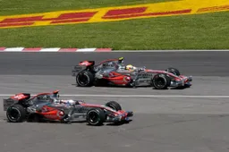 Villeneuve lacht nieuw 2007-scenario voor McLaren weg: 'Daar kwamen de problemen vandaan'