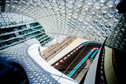 Vettel vestigt hoop op avond: ‘Maar het wordt een zware strijd’