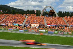 Drie Verstappen-tribunes in 2019 in Oostenrijk