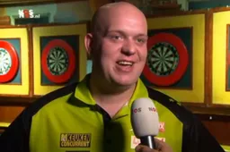 Van Gerwen lacht: 'Als Verstappen er niet bij zit, dan gaat er iets niet goed'