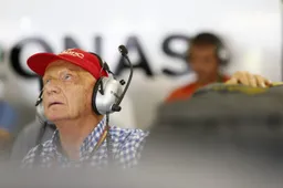 Lauda herstelt voorspoedig: ‘Eind januari gooi ik mijn loopstok weg’