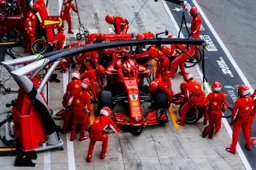 Raikkonen adviseert Leclerc: 'Ferrari werkt op eigen manier, doe wat je gevraagd wordt'