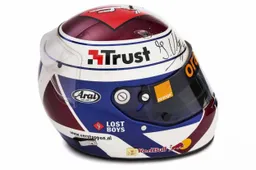 Helm van Jos Verstappen te koop op veilinghuis Artcurial